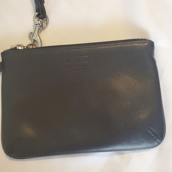 Coach wristlet - Picture 2 of 9